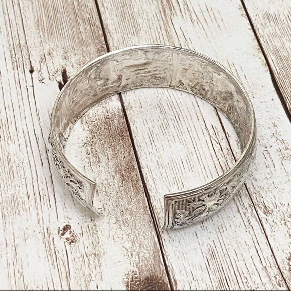 Unsigned Silver-tone Ornate Birds Deer Hen Peacock 1” Open Cuff Bangle Bracelet - Picture 7 of 10